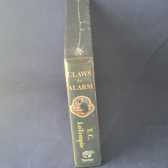 BRAND NEW AUDIOBOOK CDs Claws for Alarm: Nick & Nora Mystery by T.C. LoTempio - Picture 3 of 3